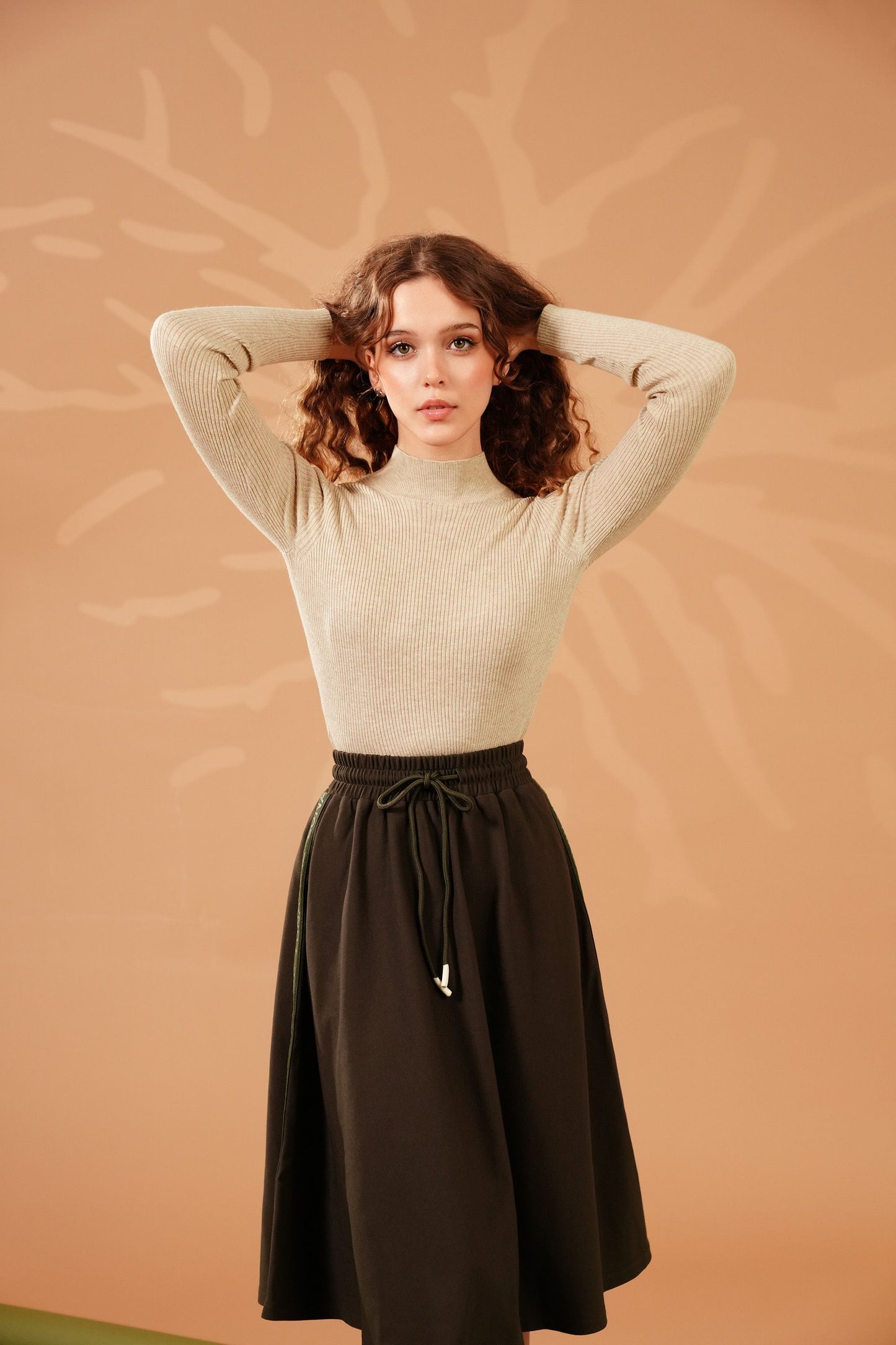 Side taping olive logo skirt