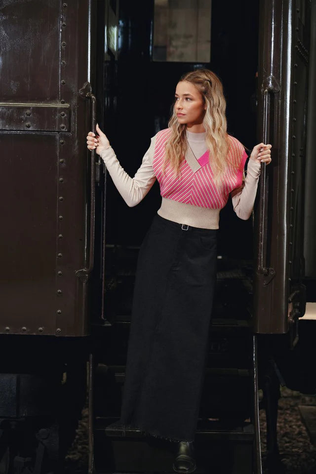 Lila bubblegum two tone vest FW25