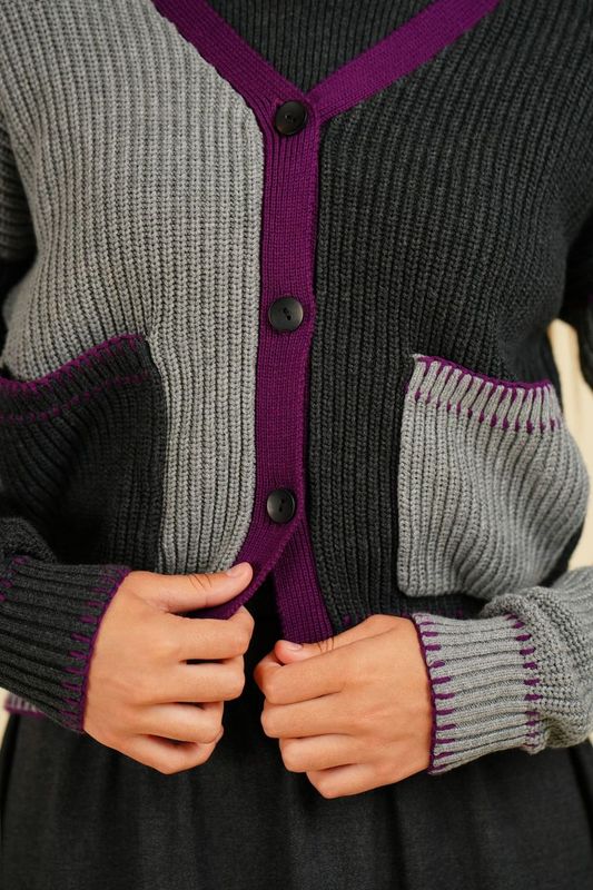 Colorblock plum knit cardi FW24