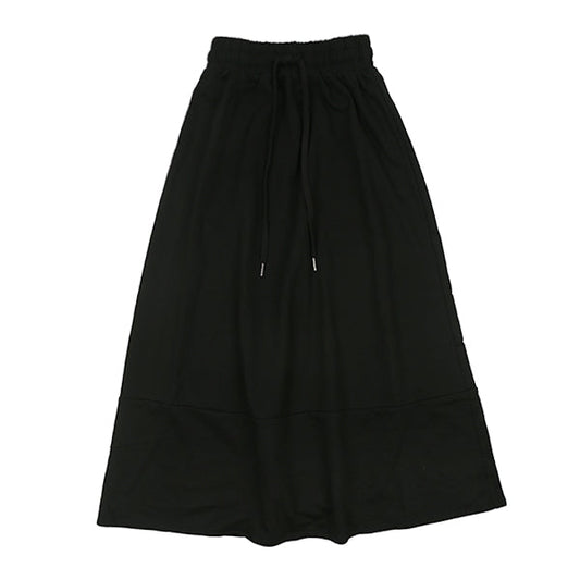 Low waisted black skirt