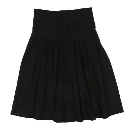 Pleat black skirt
